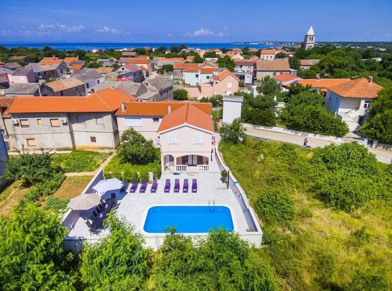 Willa 7 pokojów 275 m² Bashkia Durres, Albania