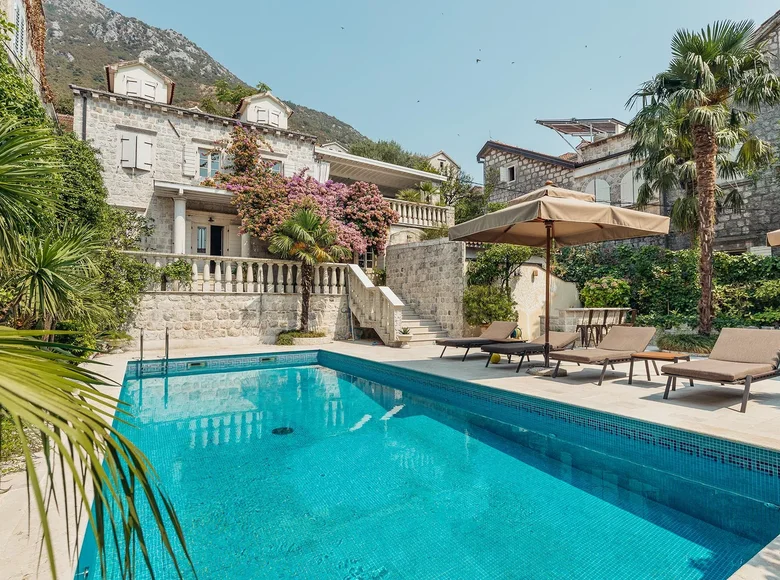 3 room villa 382 m² Kotor, Montenegro