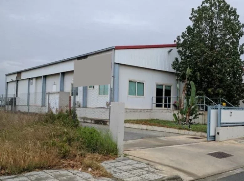 Warehouse 626 m² in Ergates, Cyprus