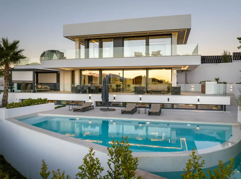 Villa de 4 dormitorios 380 m² Marbella, España