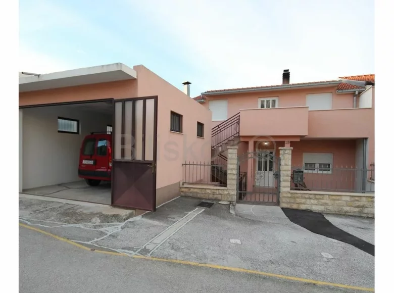 Casa 5 habitaciones 326 m² Grad Split, Croacia