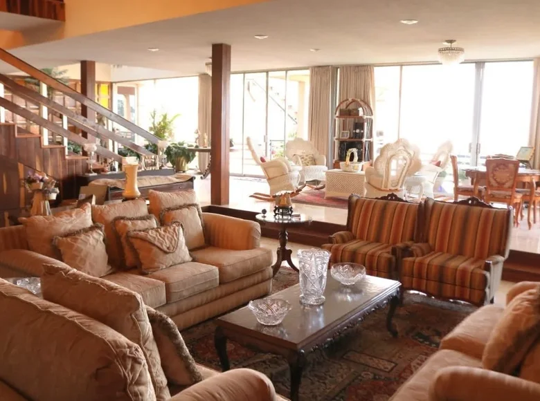 Casa 6 habitaciones 712 m² Naucalpan de Juárez, México
