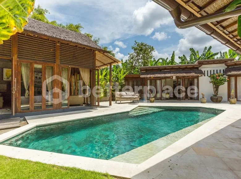 3-Schlafzimmer-Villa  Kerobokan, Indonesien