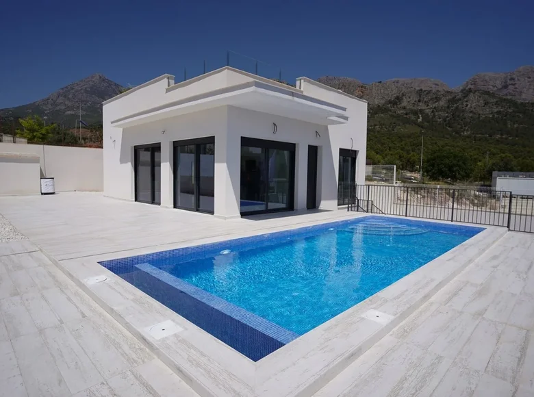 Villa de tres dormitorios 100 m² Alfaz del Pi, España