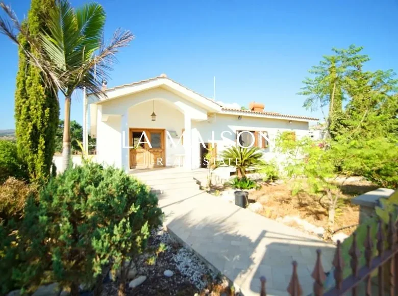 6 bedroom house 550 m² Konia, Cyprus