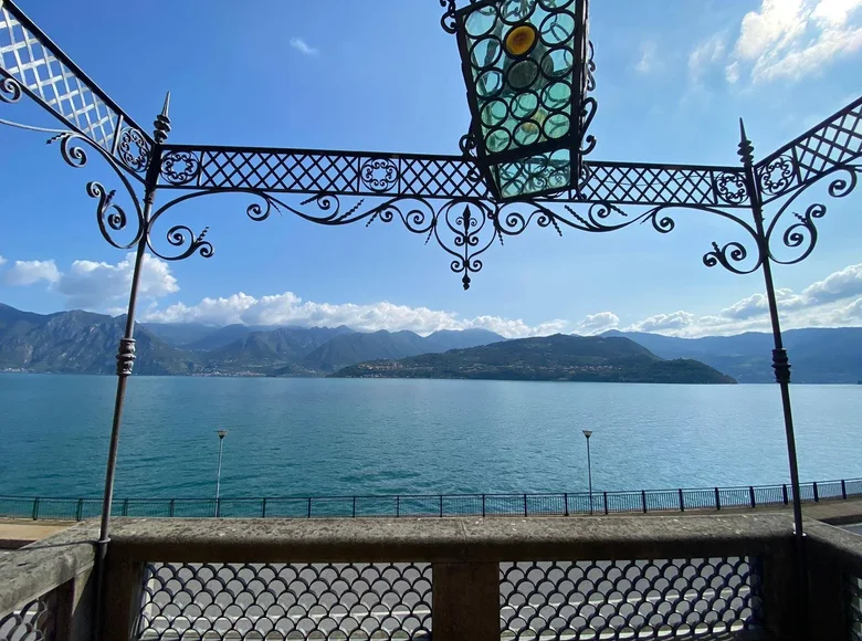 Villa 20 chambres 23 500 m² Tavernola Bergamasca, Italie