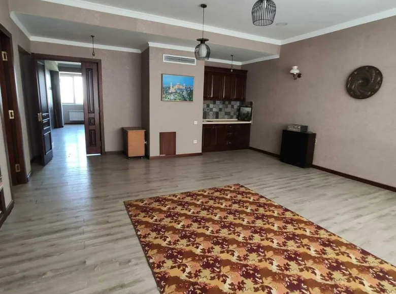 Kvartira 3 xonalar 125 m² Toshkentda