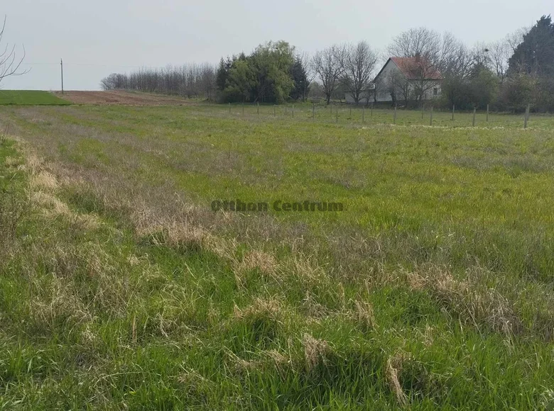 Land 3 597 m² Somloszolos, Hungary