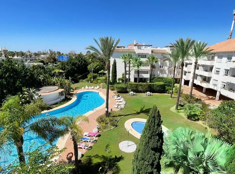 Mieszkanie 4 pokoi 124 m² Marbella, Hiszpania