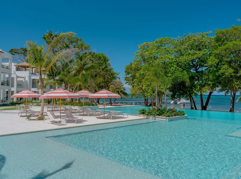 2 bedroom condo 155 m² West Bay, Honduras