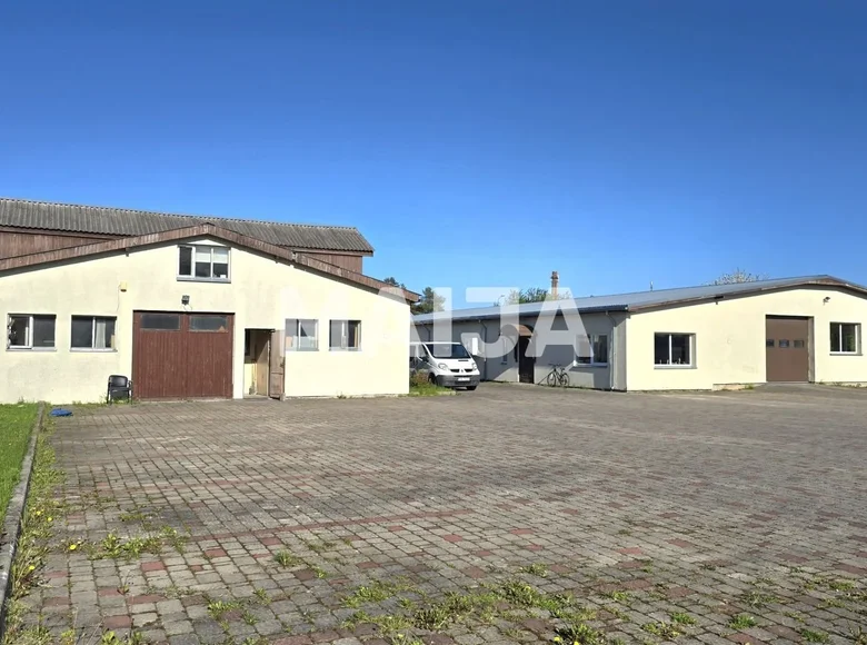 Oficina 1 358 m² en Pinki, Letonia