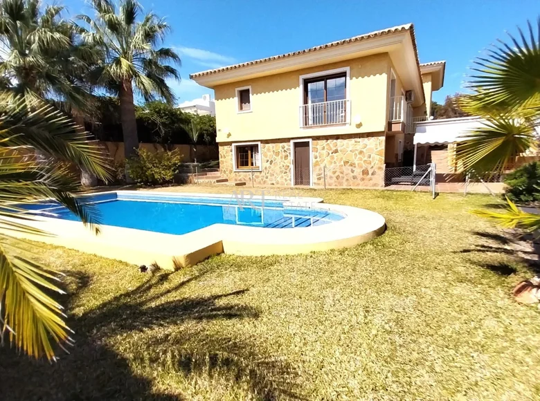 6 bedroom villa 320 m² la Nucia, Spain