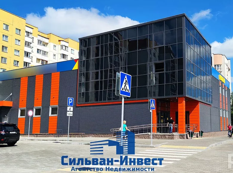 Shop 800 m² in Zhodzina, Belarus