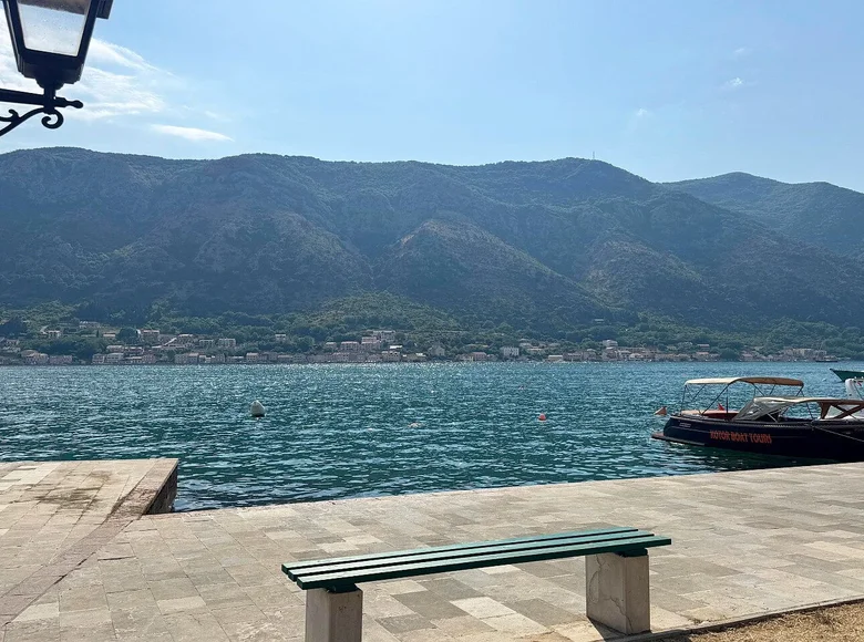 2 bedroom apartment 55 m² Dobrota, Montenegro