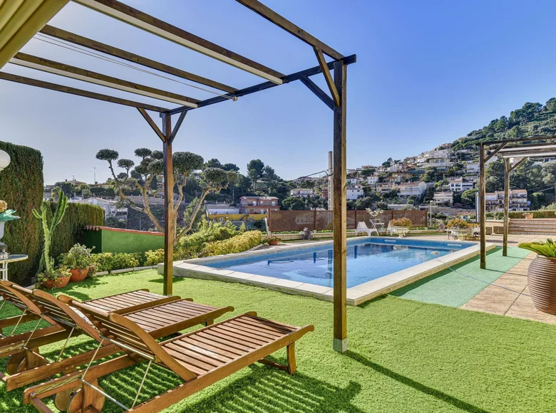 5 bedroom villa 295 m² Santa Susanna, Spain