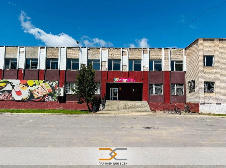 Propiedad comercial 855 m² en Siemiezava, Belarús