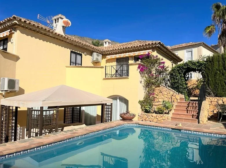 Villa de 4 dormitorios 282 m² Finestrat, Španjolska