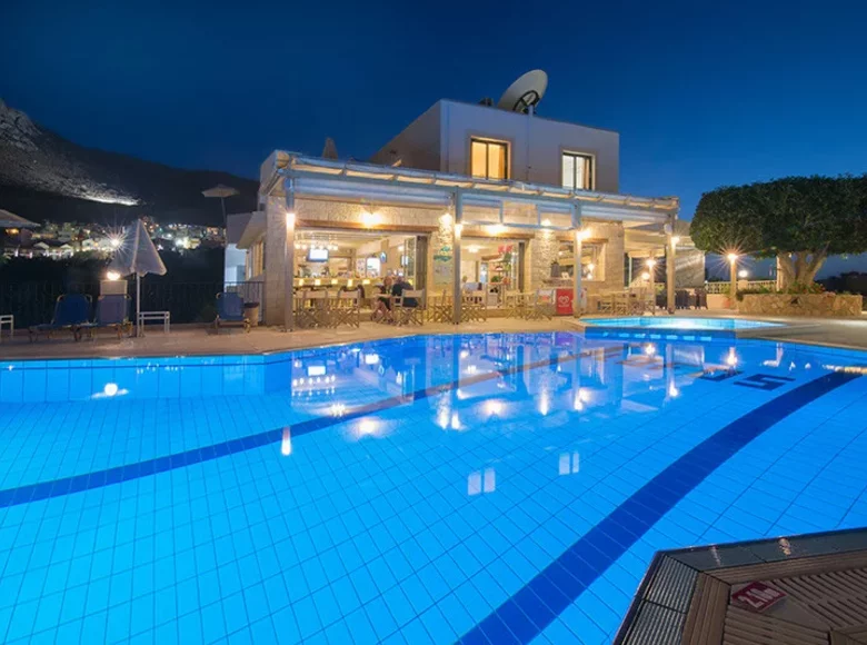 Hotel 1 400 m² Koutouloufari, Griechenland
