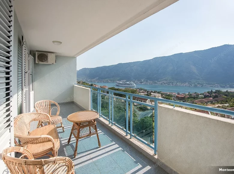 Apartamento 1 habitacion 85 m² Dobrota, Montenegro