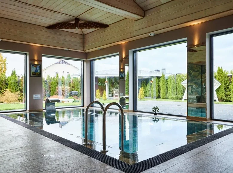 Ferienhaus 414 m² Tarasava, Belarus