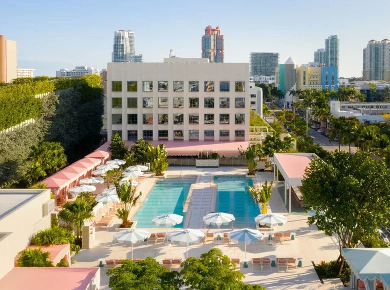 4-star hotel for sale, 326 rooms, near Bali Hai Pier, Pattaya, Chonburi, Thailand, only 2 km.