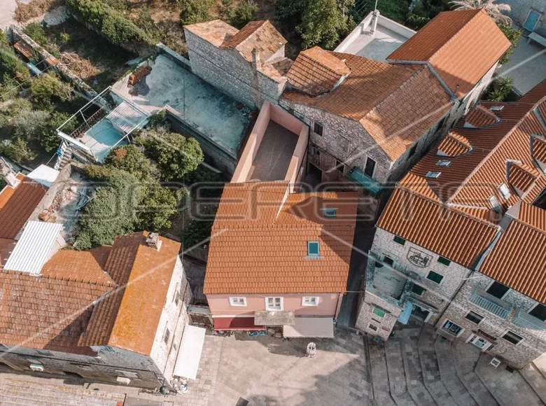 Mieszkanie 5 pokojów 163 m² Vrboska, Chorwacja