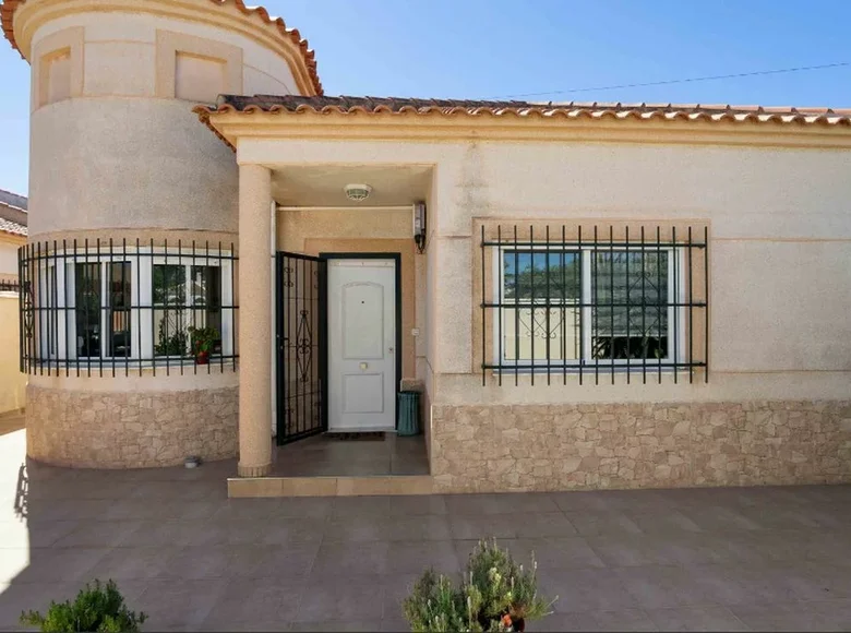 5-Zimmer-Villa 118 m² Torrevieja, Spanien