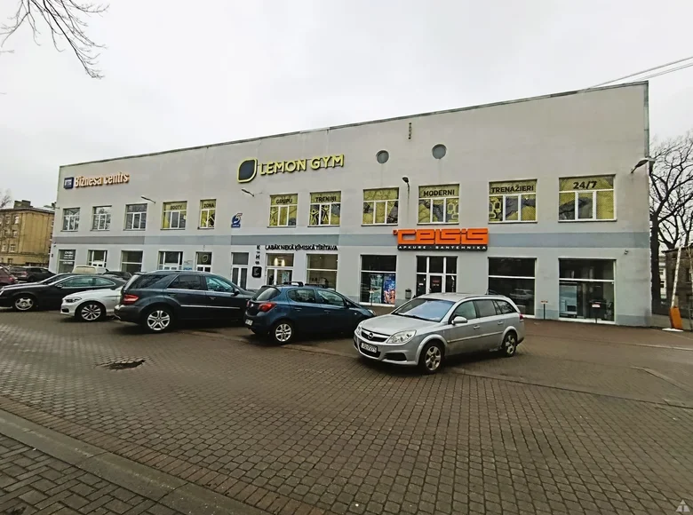 Geschäft 560 m² in Riga, Lettland