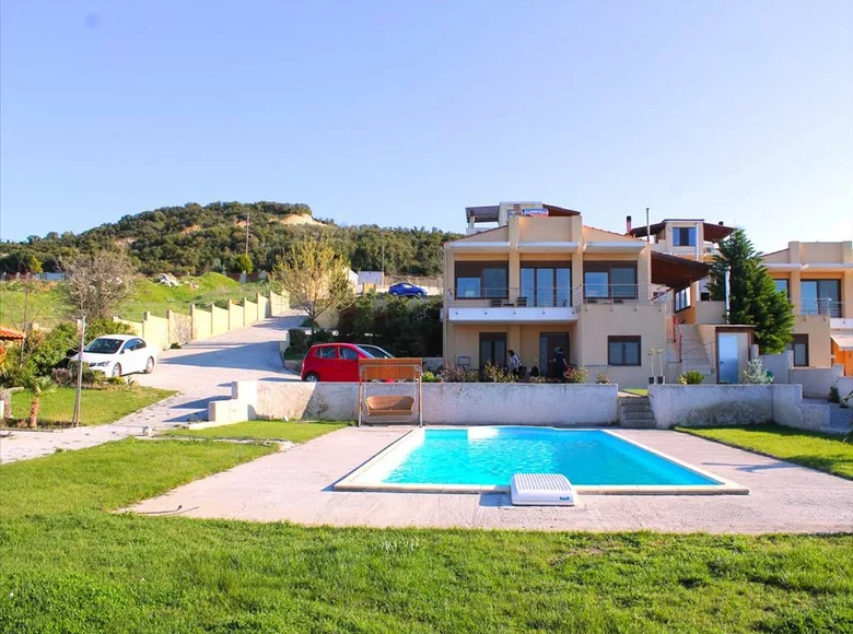 3 bedroom townthouse 190 m² Agia Paraskevi, Greece