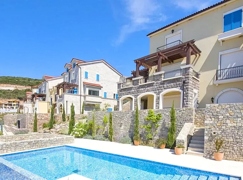 Apartamento 1 habitacion 74 m² Herceg Novi, Montenegro
