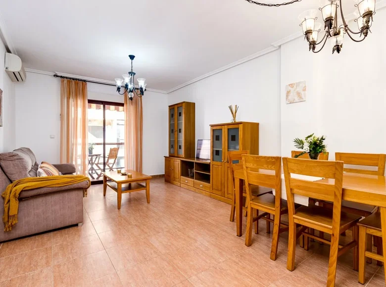 Mieszkanie 3 pokoi 101 m² Torrevieja, Hiszpania