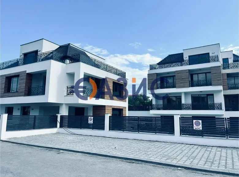 Mieszkanie 2 pokoi 57 m² Sozopol, Bułgaria
