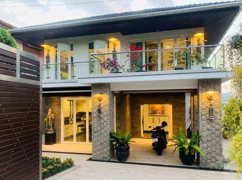 Villa de 4 dormitorios 330 m² Pa Tong, Tailandia