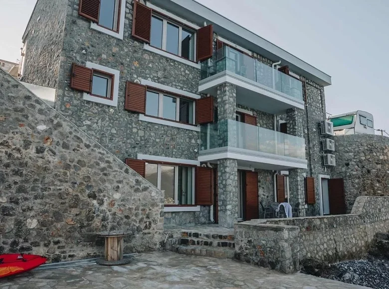 Villa de 5 habitaciones 241 m² Tivat, Montenegro