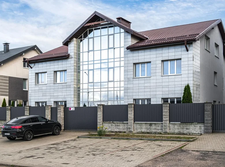 Propriété commerciale 899 m² à Minsk, Biélorussie