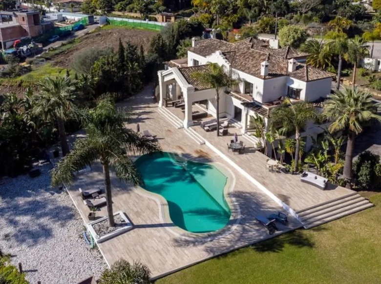 Haus 6 Schlafzimmer 1 029 m² San Pedro Alcantara, Spanien