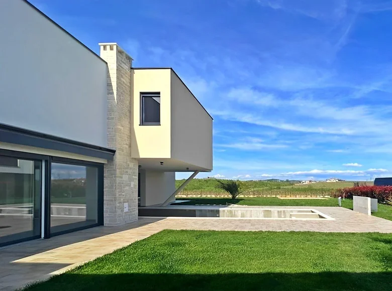 Villa de tres dormitorios 220 m² Karigador, Croacia