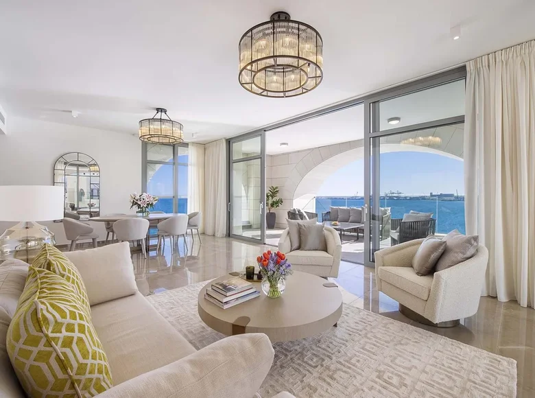 Mieszkanie 3 pokoi 182 m² Limassol, Cypr