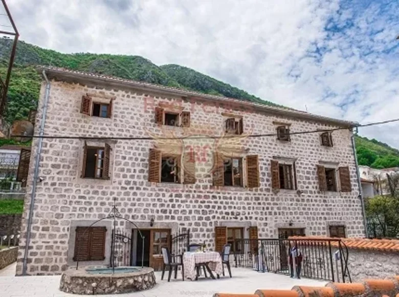 Maison 6 chambres 327 m² Kotor, Monténégro