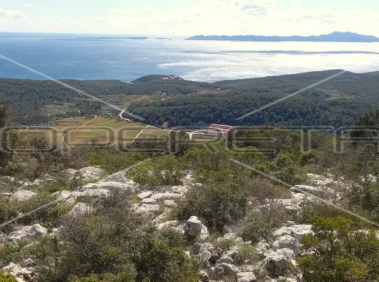 Atterrir 51 001 m² cara, Croatie