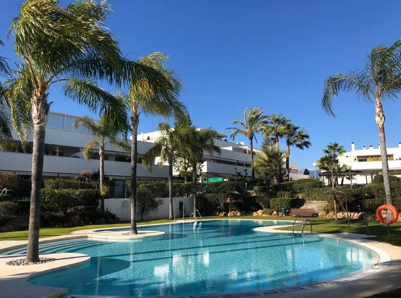 Mieszkanie 2 pokoi 108 m² Marbella, Hiszpania