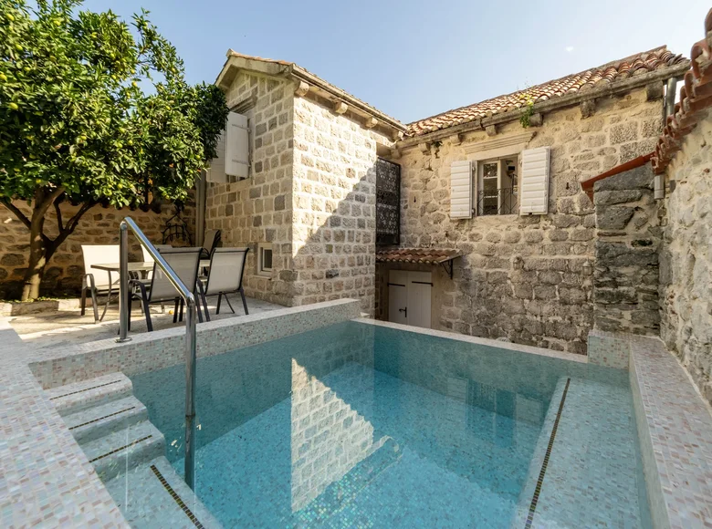 4 bedroom house 160 m² Perast, Montenegro