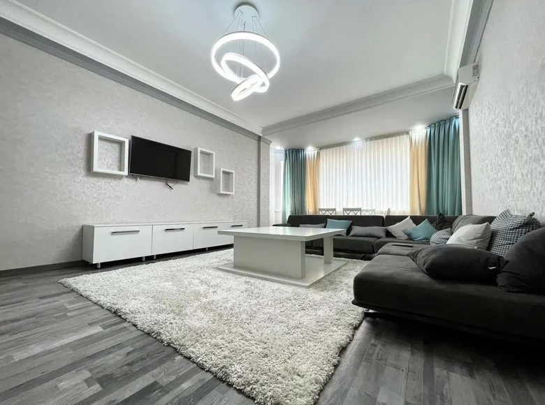 Kvartira 4 xonalar 175 m² Toshkentda