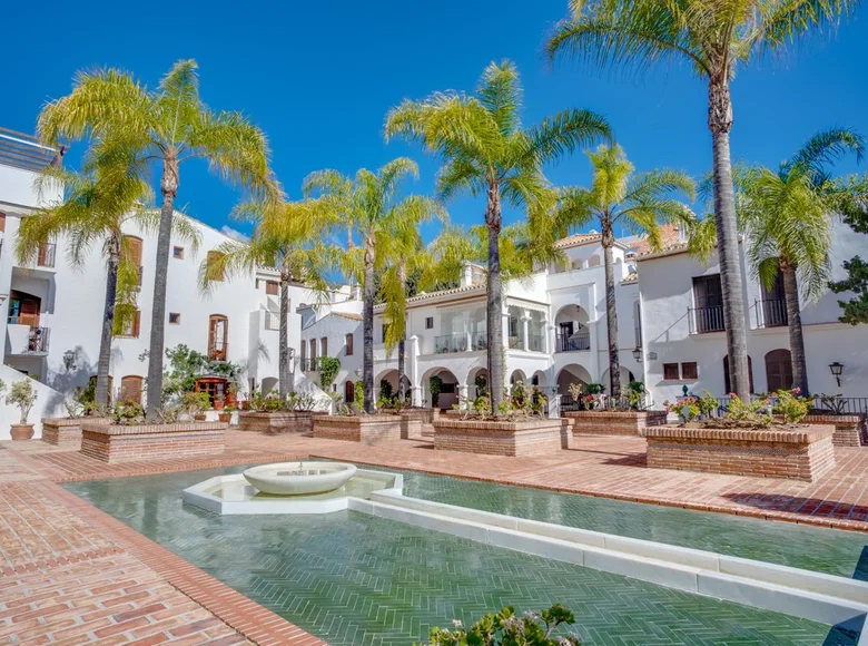 Mieszkanie 2 pokoi 162 m² Marbella, Hiszpania