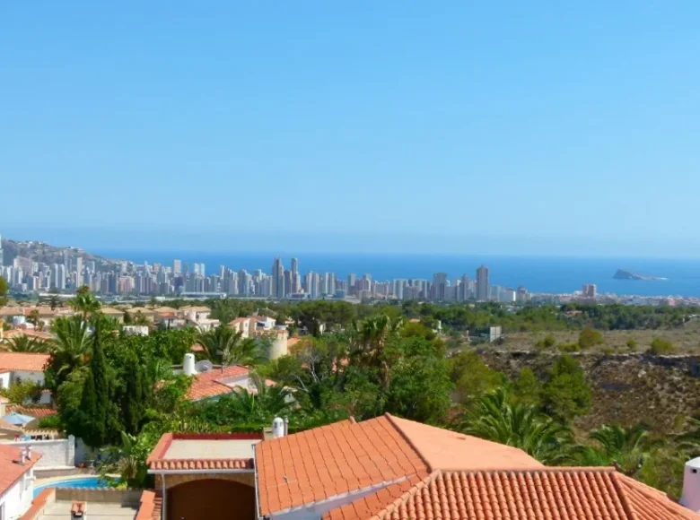 4-Schlafzimmer-Villa 420 m² Benidorm, Spanien