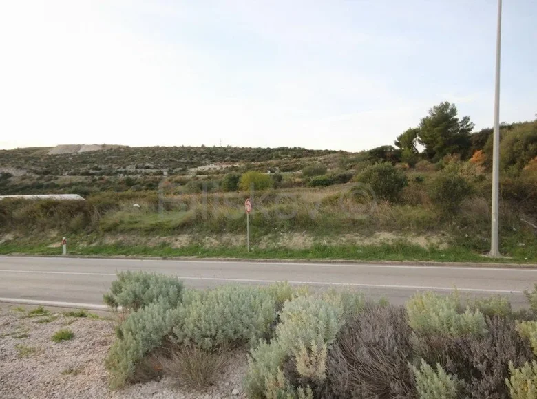 Land 3 142 m² Trogir, Croatia