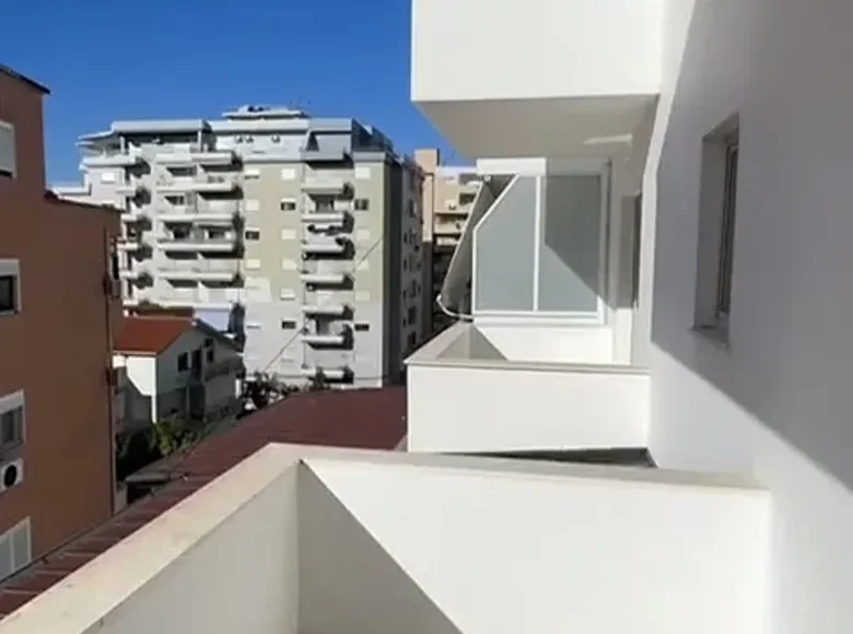 1 bedroom apartment 67 m² Durres, Albania