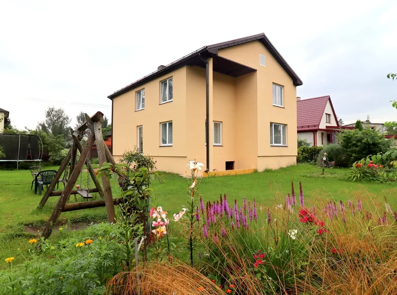 Dom 8 pokojów 250 m² Dzerumi, Łotwa