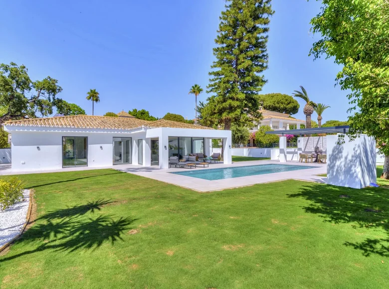 4-Schlafzimmer-Villa 230 m² Marbella, Spanien