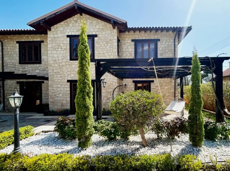 Casa 5 habitaciones 250 m² Souni Zanatzia, Chipre